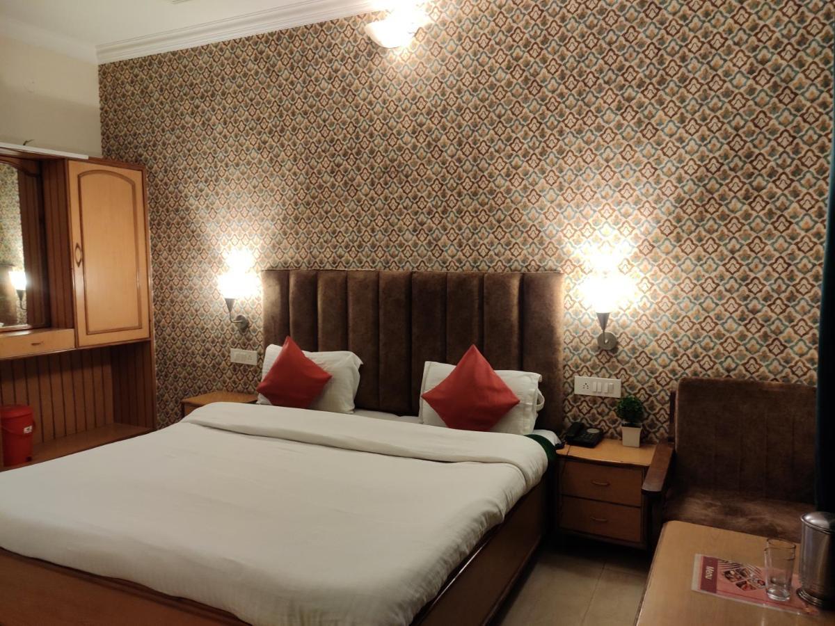 Hotel Royal チャンバ エクステリア 写真
